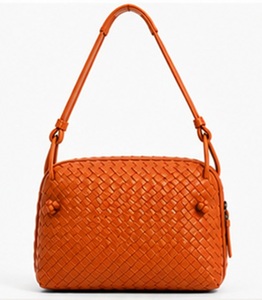 Bolso Bandolera Gravs de Cuero Genuino Hecho a Mano, Estilo Bohemio Inglés, para Mujer, 27X5X20 CM, Cierre de Cremallera, Correa Única, Uso Diario - Product Image 4