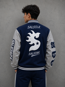 Veste universitaire personnalisée pour homme, veste de baseball en laine bleue avec manches en cuir gris et patch brodé, style bomber - Product Image 2