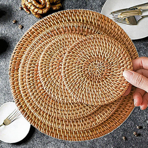 Sous-verre classique en rotin tressé avec incrustation en céramique, tapis à boisson fait main, décoration et cadeau de fêtes, fabriqué au Vietnam - Product Image 5