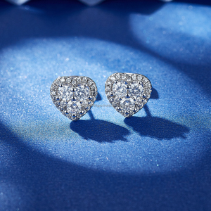Boucles d'oreilles en moissanite VVS plaqué or de luxe personnalisé Boucles d'oreilles en forme de cœur pour femmes Diamant Stud Screw Back Fine Jewelry Cute Party Gifts - Product Image 3