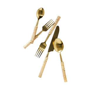 Ensemble de couverts de luxe en acier inoxydable doré avec manche en rotin tressé, style moderne royal, pour la table à manger, pour la maison et l'hôtel - Product Image 1