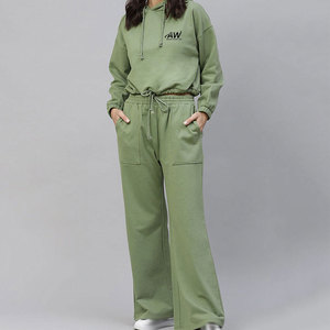 Conjuntos deportivos casuales de moda para mujer, diseñados para un look moderno y cómodo para el día a día. - Product Image 1