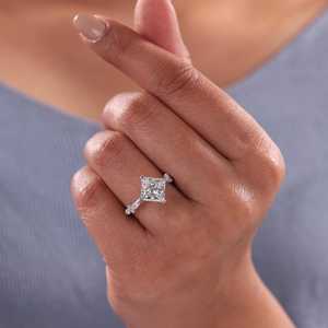 Anillo de Compromiso Romántico con Diamante de Corte Princesa de 2.01CT, Cultivado en Laboratorio, Oro Blanco de 14K, Joyería para Regalo de Fiesta o Boda - Product Image 2