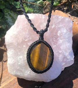 Collier en macramé fait main avec cordon en cuivre, pendentif ovale taille émeraude en perle, bijoux bohèmes ajustables, vente en gros - Product Image 6