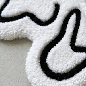 Alfombra Antideslizante de Lana con Diseño Geométrico, Hecha a Mano, en Blanco y Negro, Estilo Kawaii, para Dormitorio o Sala de Estar - Product Image 4