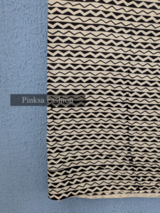 ผ้าฝ้ายแท้ 100% พิมพ์ลายด้วยมือ ลายซิกแซกสีดำ ผ้าลายเชฟรอนอินเดียแบบไจปุรี สำหรับตัดเย็บเสื้อผ้า งานฝีมือ DIY - Product Image 3