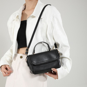 Sac bandoulière tendance et élégant pour femme avec boucle simple – Nouvelle collection très prisée - Product Image 2