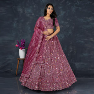 Lehenga Choli de tela twill con bordado floral denso, silueta acampanada estructurada, corte de blusa de diseñador, dupatta suave y drapeada - Product Image 6