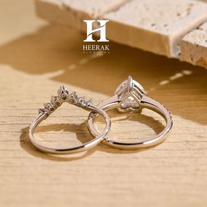 Ensemble de bagues de mariage tendance en forme de cœur, 2 pièces, couronne entrelacée, bande chevron, or blanc 10K 14K, bijoux personnalisés - Product Image 6