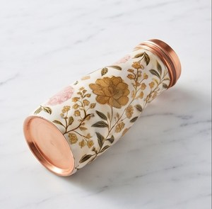 Botella de cerámica y cobre hecha a mano con estampado floral y tapa, elegante termo para el hogar, la oficina y viajes. - Product Image 2