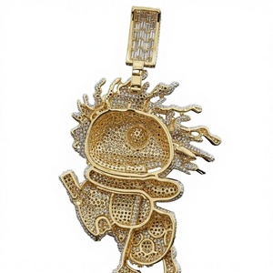 Colgante Reptar Iced Out con Diamantes en Oro Blanco y Engaste de Diamantes Baguette |   Amuleto de Moda Hip Hop con Diseño de Monstruo de Dibujos Animados - Product Image 2