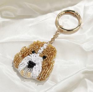 Llaveros de fiesta vintage hechos a mano con diamantes de imitación, con diseño de árbol de coco y letras del alfabeto multicolor, y dijes de pulsera con inicial. - Product Image 5