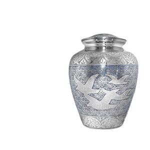 Urna de cremación de metal chapada en plata y hecha a mano para cenizas Recuerdo conmemorativo duradero para el descanso final de los seres queridos - Product Image 1