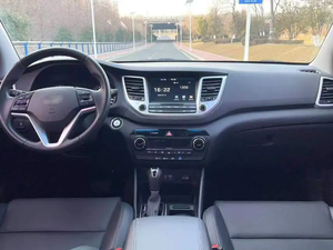 Hyundai Tucson SUV, 5 Asientos, Faros LED, Neumáticos R18, Aire Acondicionado Automático, Pantalla Táctil, Volante a la Izquierda, Gasolina - Product Image 3
