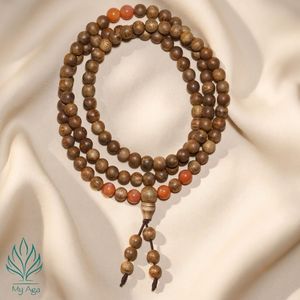 Bracelet Mala de luxe en bois d'agar naturel vietnamien 108 perles avec 6 perles de corail rouge et 102 perles de bois d'agar naturel de 6 mm, minimaliste, unisexe - Product Image 1