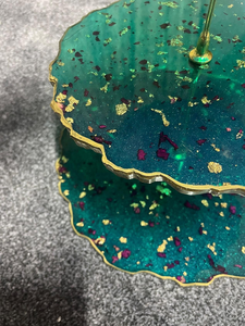 Soporte para Pastel de Resina de la Mejor Calidad, Elegante y con Diseños Estilizados, Ideal como Accesorio para Servir - Product Image 4