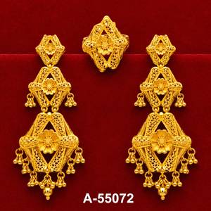 Boucles d'oreilles classiques plaquées or 24 carats avec motif floral pour femmes, bijoux de mariage A-55164 - Product Image 6