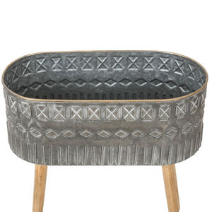 Juego de 2 macetas metálicas para interior y exterior de Alpine Corporation con soportes de madera y orificios de drenaje, macetas rústicas de hierro galvanizado - Product Image 6