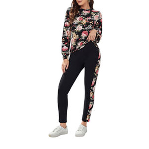 Ensemble de survêtement respirant en polyester pour femme, deux pièces, tenue de jogging, vêtements de sport, survêtement imprimé avec logo personnalisé, fourniture directe usine - Product Image 2