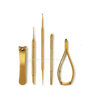 Ciseaux à cuticules pliables pour droitiers en acier inoxydable doré à lame incurvée, outil de beauté professionnel durable - Product Image 3