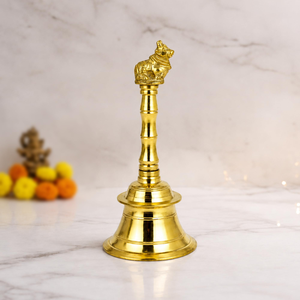 Campana tradicional de latón para puja con un pequeño adorno de toro sagrado esculpido en la parte superior, disponible a precios de mayorista. - Product Image 6