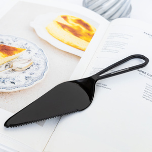 Couteau à gâteau jetable moderne en plastique pour fêtes d'anniversaire - Product Image 1