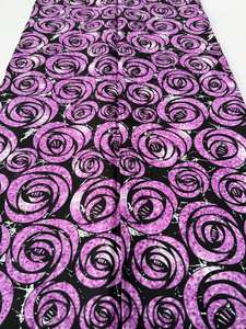 Tissu exclusif à imprimé cire africaine Togo en coton lisse pour vêtements et accessoires personnalisés avec de riches motifs traditionnels - Product Image 6