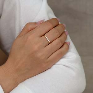 Anillo de Oro Sólido de 14K para Mujer con Diamante Cultivado en Laboratorio, Corte Baguette, 2.5 Quilates, Certificado IGI, Estilo Minimalista para Uso Diario - Product Image 5