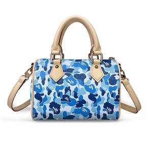 Sac à bandoulière personnalisé motif camouflage AK Sakura CHEETAH, étanche avec fermeture éclair, élégant et polyvalent, ajoute un charme mature, idéal pour les femmes. - Product Image 3