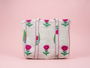 Sac fourre-tout matelassé en coton durable à motif floral avec fermeture éclair, léger et polyvalent pour les courses, les voyages quotidiens et la plage - Product Image 2