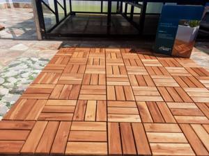 Baldosas de exterior entrelazadas de alta calidad / Tarima de madera de 300 x 300 mm para decorar balcones, jardines, caminos, terrazas y patios. - Product Image 5