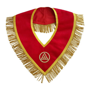 ปลอกคอพิธีกรรมเมสันสีแดงกำมะหยี่ Royal Arch Chapter พร้อมขอบตกแต่งด้วยพู่สีทองและตราสัญลักษณ์ Triple Tau - Product Image 1