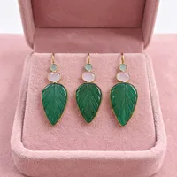 Collier pendentif en laiton plaqué or massif avec pierres précieuses sculptées en forme de feuille, jade vert, chalcédoine rose et aqua, pour femme, bijoux tendance