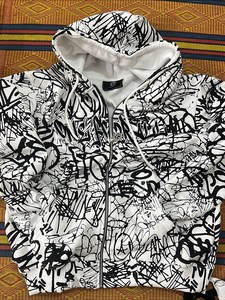 Sweat à capuche vintage délavé 100% coton, appliqué brodé personnalisé, streetwear d'automne - Product Image 6