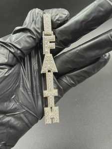 จี้ชื่อแบบตั้งแนวตั้งประดับเพชรโมอิสซาไนต์สำหรับผู้ชาย สไตล์ฮิปฮอป หรูหรา ชุบโรเดียม เงินแท้ 925 ตัวอักษรประดับเพชร - Product Image 4