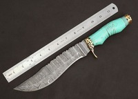 Couteau de survie en acier Damas fait main avec manche en résine et étui en cuir OEM pour le camping, la chasse et les activités de plein air