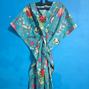 Vestido Kaftán Largo de Algodón Orgánico Indio Hecho a Mano para Mujer, con Cuello en V, Ligero, con Estampado Floral y Fruncido, Ideal para Invierno o Playa - Product Image 1