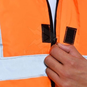 Chaqueta de Seguridad de Alta Visibilidad ANSI Clase 1, Diseño Ligero con Cinta Reflectante y Ajuste Cómodo, Logotipo Personalizado - Product Image 5