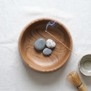 Tazón para Servir de Madera de Nogal Tallado a Mano |   Decoración Rústica y Natural para el Hogar - Product Image 4