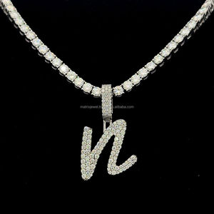 จี้เพชรรูปตัวอักษรเดี่ยว VVS Moissanite ที่ประดับด้วยเม็ดเพชรคุณภาพระดับพรีเมียมจี้เพชรโมอิสซานไนต์ที่สง่างาม - Product Image 5