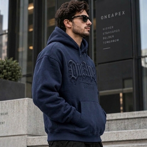 Sudadera con Capucha Azul Marino Oversize para Hombre, con Logotipo Grabado, Estilo Urbano, Venta al por Mayor - Product Image 3