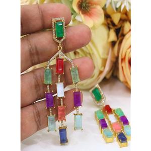 Boucles d'oreilles pendantes élégantes en laiton plaqué or de qualité supérieure, serties de zircons CZ, pour femme, idéales pour les soirées et les fêtes - Product Image 2