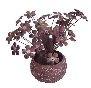 Vase de Noël extérieur en métal fait main, couleur naturelle, décoration artistique moderne - Product Image 1