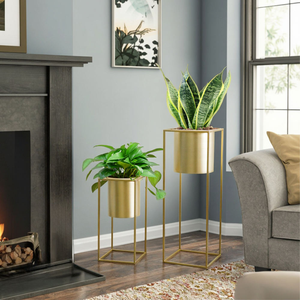 Ensemble de 2 pots de fleurs en métal doré brillant et robustes avec support pour la décoration de la maison et du jardin, utilisation en extérieur - Product Image 1
