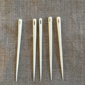 Agujas de Hueso de Búfalo Naturales Vikingas Pulimentadas y Ecológicas con Diseño Religioso para Tejer Lana, Creaciones Naturales Inc. Halloween - Product Image 4