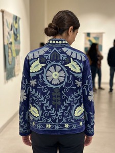 Chaqueta Bomber de Terciopelo con Bordado Floral para Mujer, Forro de Algodón, Elegante Diseño Botánico, Cuello Alto, Manga Larga, Venta al Por Mayor - Product Image 4