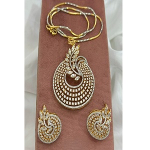 Ensemble collier et pendentif en laiton de qualité supérieure CZ, finition or bicolore, zircon, avec chaîne, collection pour femmes, idéal pour les soirées. - Product Image 2