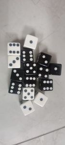 งานฝีมือธรรมชาติ ลูกเต๋ากระดูกรูปสัตว์และรูปทรงหลายเหลี่ยมแกะสลักขัดเงา ทำจากเขาสัตว์และกระดูกจากอินเดีย สำหรับขายส่ง - Product Image 6