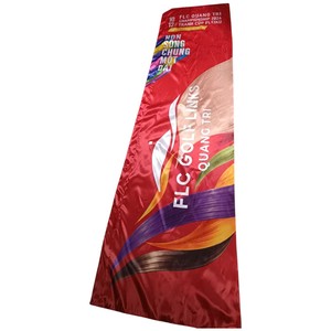 Drapeau publicitaire rectangulaire Shepherd's Bush FLC GROUP en polyester rouge imprimé numériquement pour événements sportifs – Durable - Product Image 4