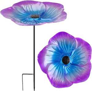 Mangeoire à oiseaux solaire en verre en forme de fleur, pétale de pavot violet et bleu vif, bain d'oiseaux, piquet de jardin extérieur, ornement lumineux paysager - Product Image 1